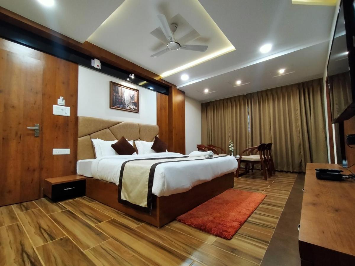 סיליגורי Hotel Royal City מראה חיצוני תמונה