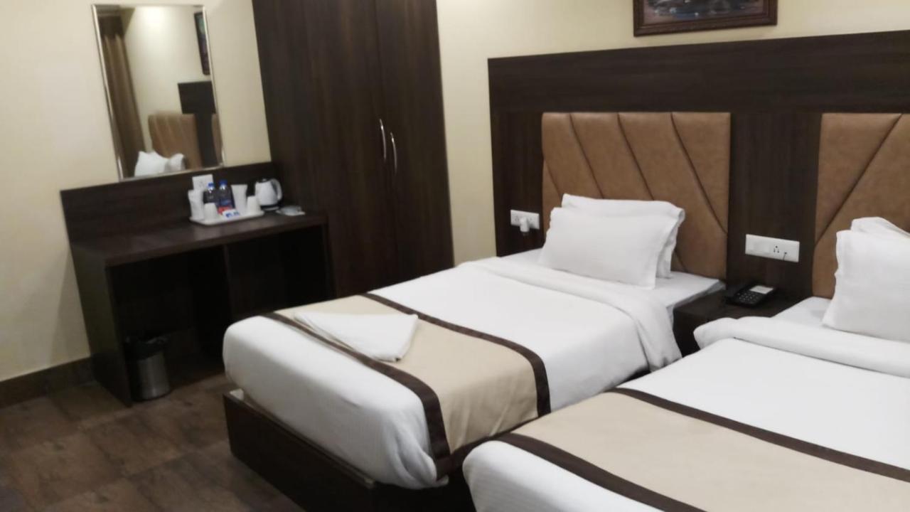 סיליגורי Hotel Royal City מראה חיצוני תמונה