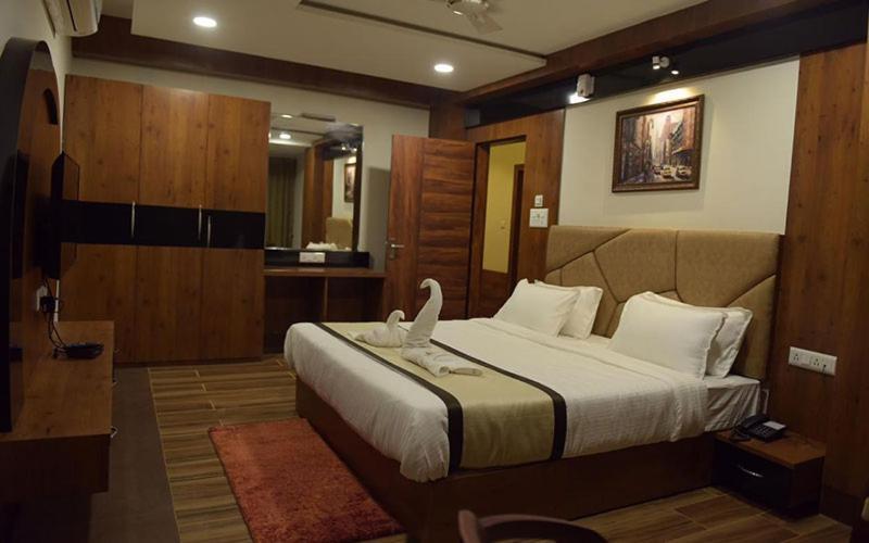 סיליגורי Hotel Royal City מראה חיצוני תמונה