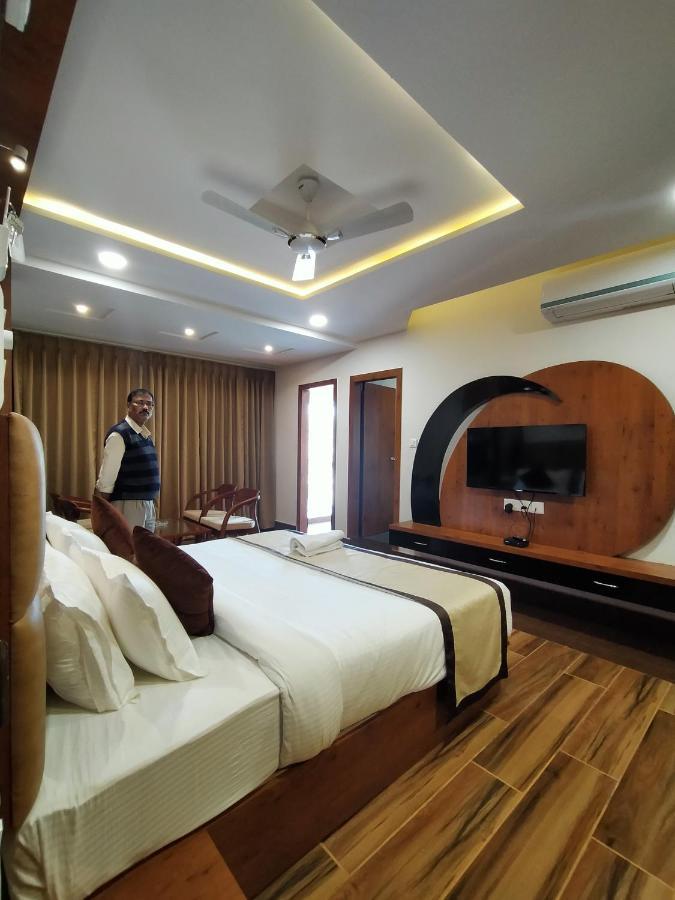 סיליגורי Hotel Royal City מראה חיצוני תמונה