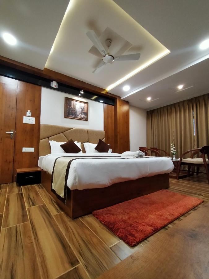 סיליגורי Hotel Royal City מראה חיצוני תמונה