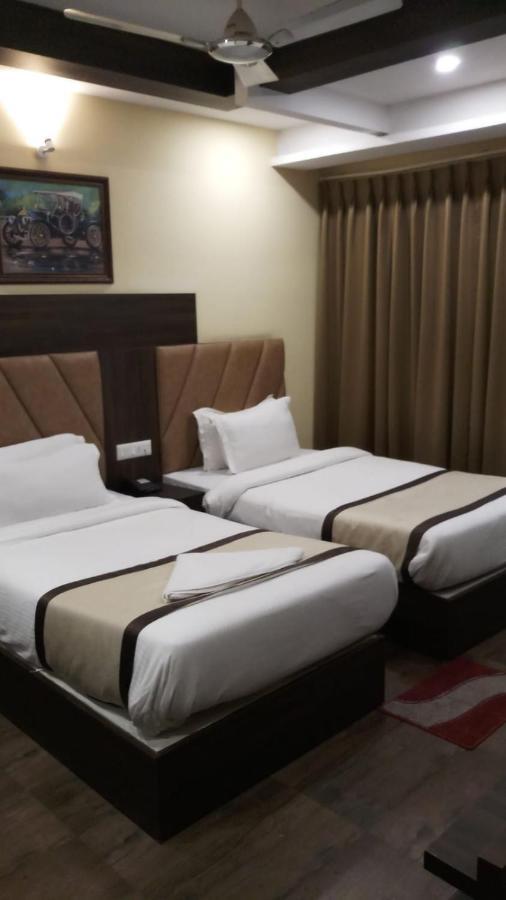 סיליגורי Hotel Royal City מראה חיצוני תמונה
