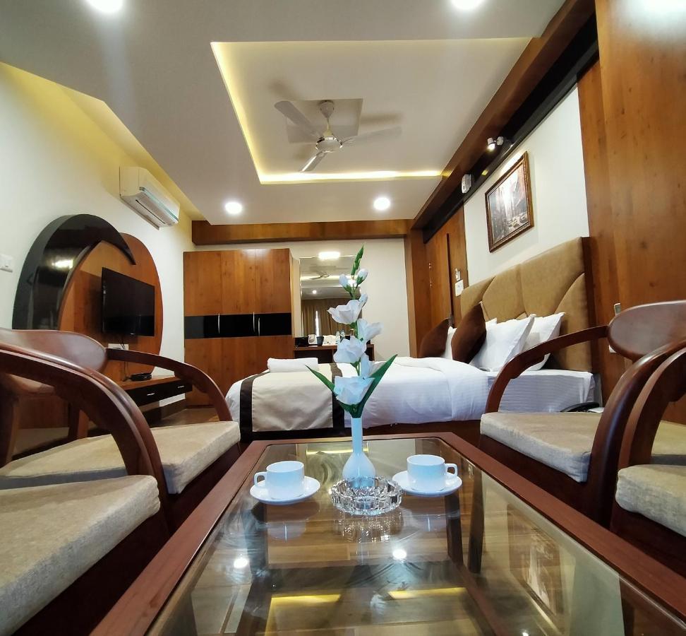 סיליגורי Hotel Royal City מראה חיצוני תמונה
