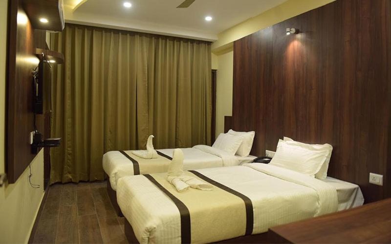 סיליגורי Hotel Royal City מראה חיצוני תמונה