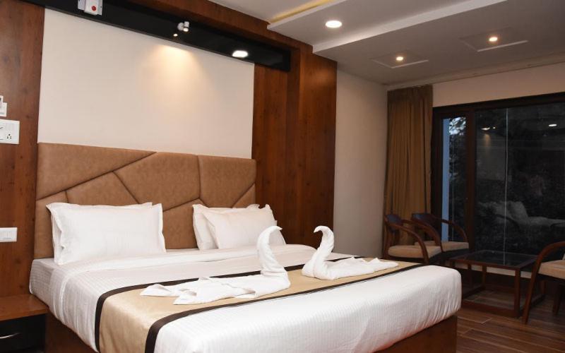 סיליגורי Hotel Royal City מראה חיצוני תמונה