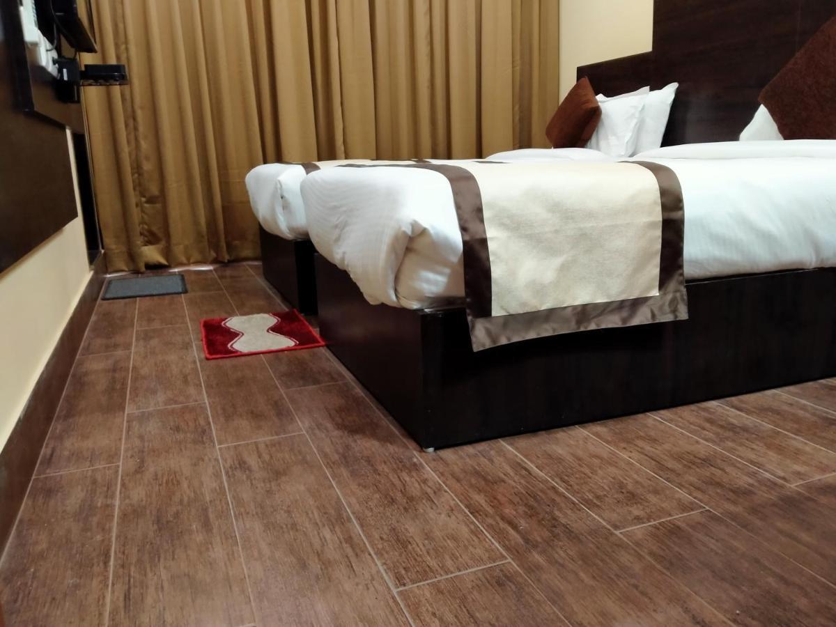סיליגורי Hotel Royal City מראה חיצוני תמונה